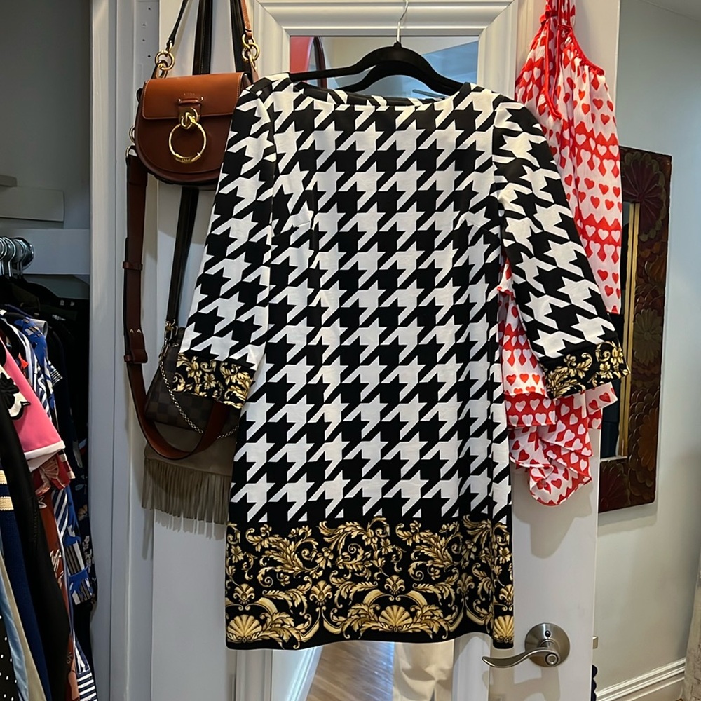 Scoop neck large houndstooth print dress